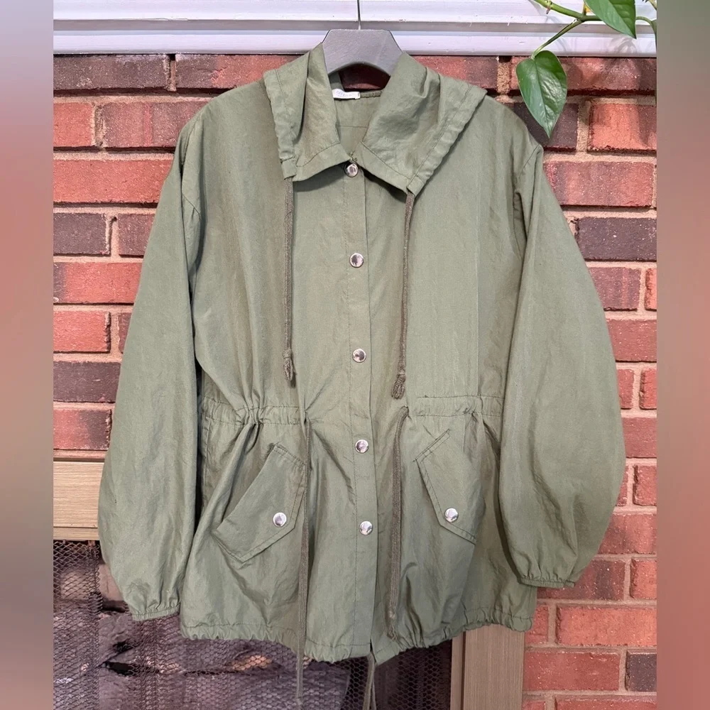 #2) Lightweight Green Hooded Jacket with  Skull detail back ( armpit 22 1/2” - Picture 4 of 8